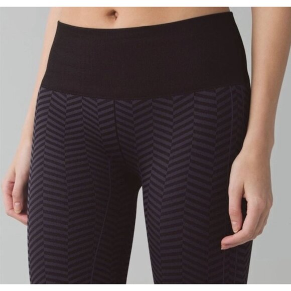 Lululemon In the Flow Crop II Legging Heathered Naval Blue Seamless 4 - Picture 2 of 7